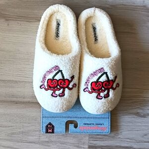 NEW Aeropostale Slippers Cherries Happy Together Indoor Outdoor Medium Size 7/8